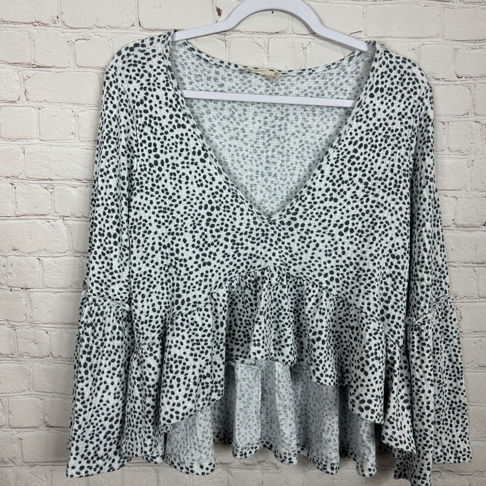 Altar'd State oversized cropped ruffle tiered long sleeve v-neck blouse,‎ sz XS